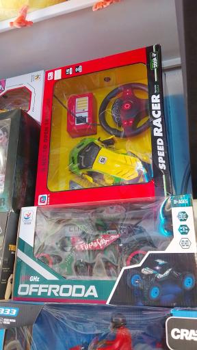 فروشگاه اسباب بازی هولا تویز