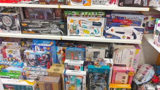 عکس فروشگاه اسباب بازی هولا تویز