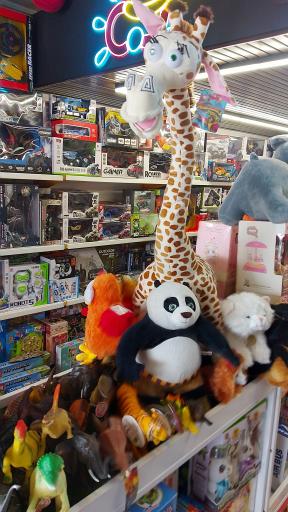 فروشگاه اسباب بازی هولا تویز