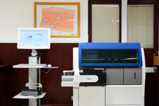 عکس آزمایشگاه پاتوبیولوژی برسا