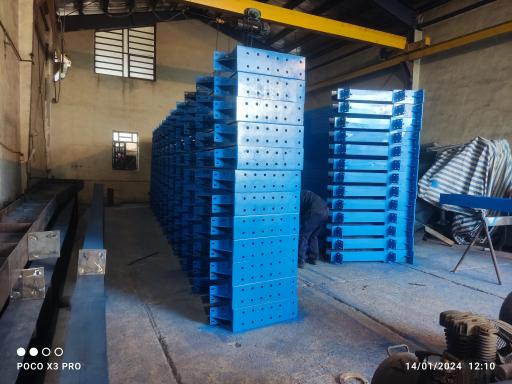 عکس فارس نور مددی (تولید برج روشنایی)