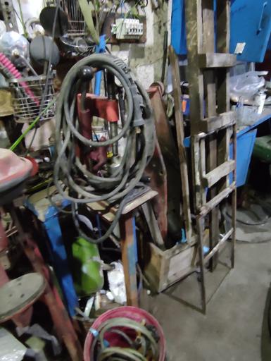 عکس آپاراتی و پنچرگیری آچاچی