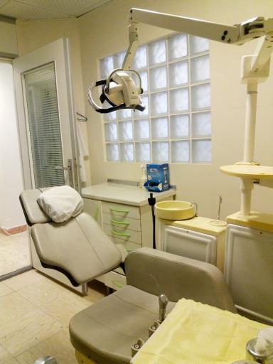 عکس دندانپزشکی دکتر پریسا پزشکپور