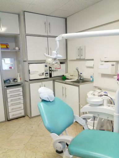 عکس دندانپزشکی دکتر پریسا پزشکپور