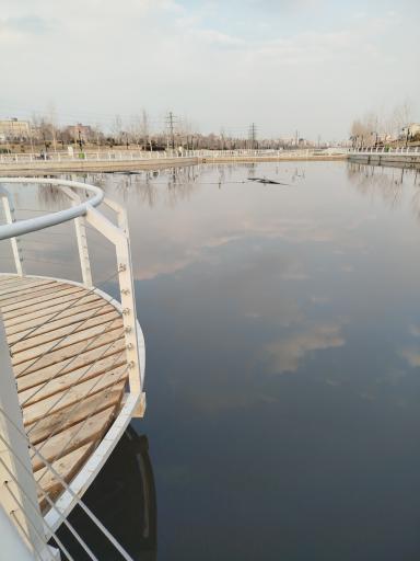 عکس دریاچه تفریحی