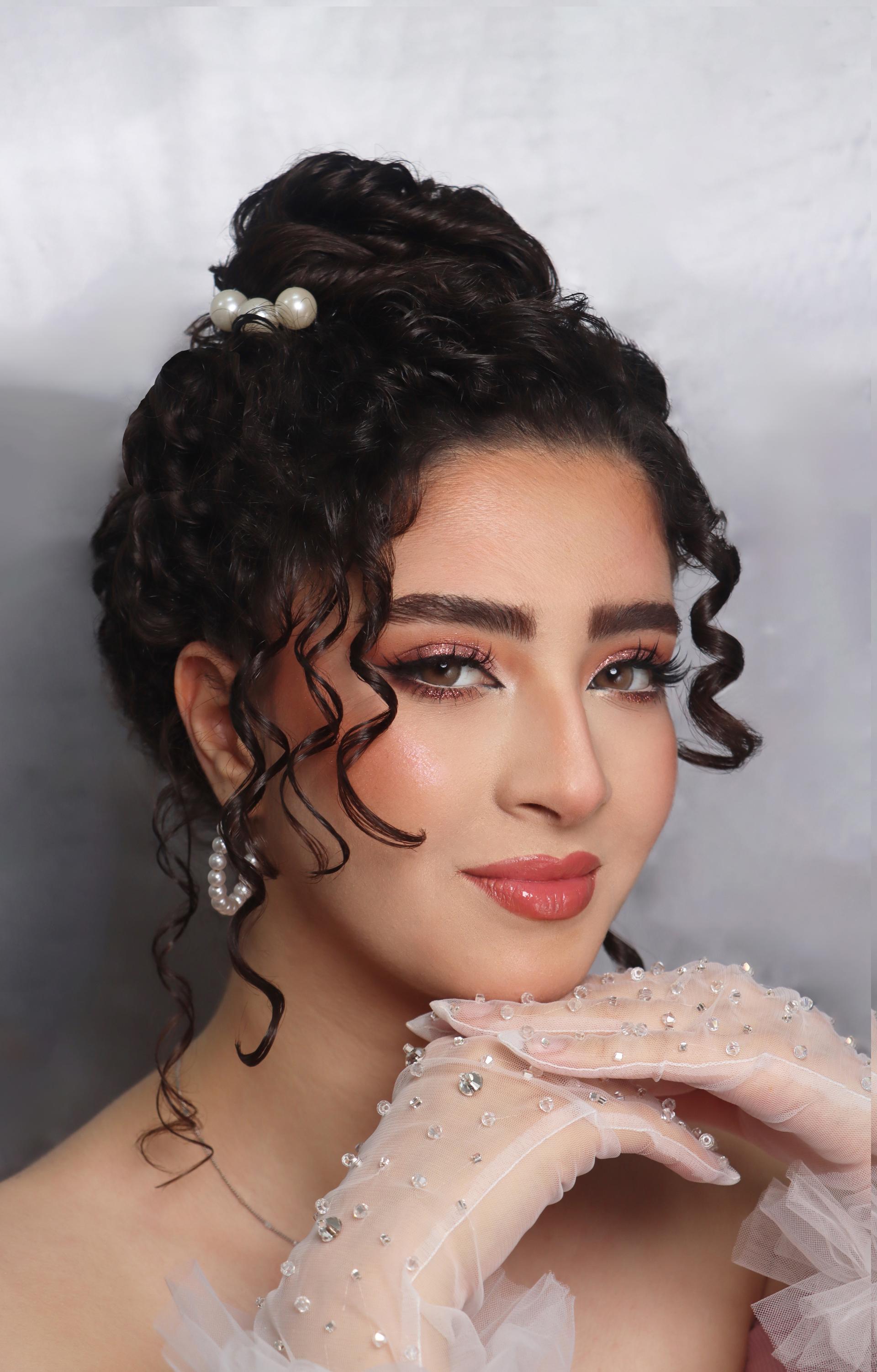 عکس سالن تخصصی میکاپ و شنیون سارین