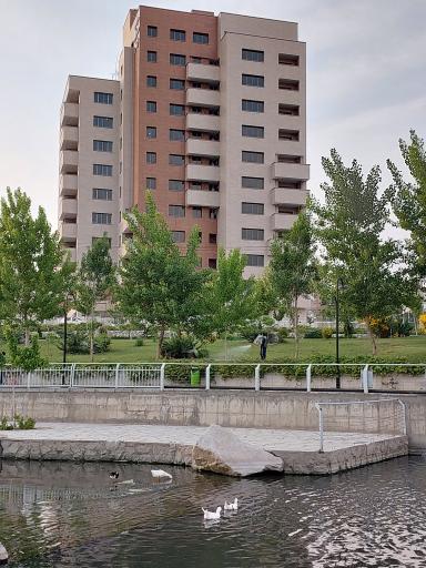 عکس دریاچه تفریحی