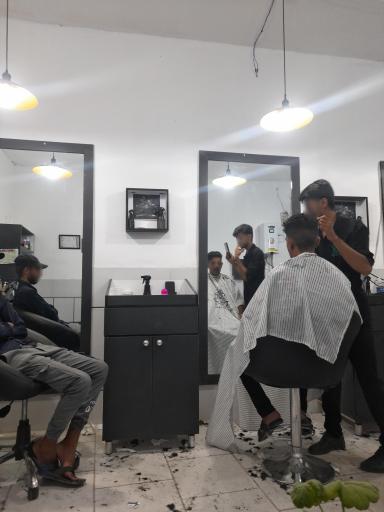 عکس آرایشگاه مردانه آقای جهانشانی 