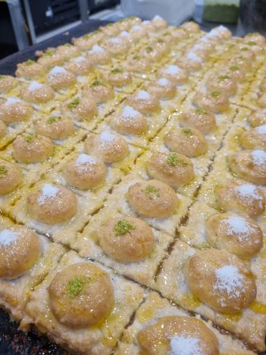 عکس نان فانتزی و قنادی گل یخ
