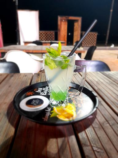 عکس کافه فست فود دومینو