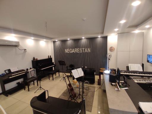 عکس آموزشگاه موسیقی نگارستان 