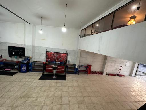 عکس تعمیرگاه خودرو جاوید