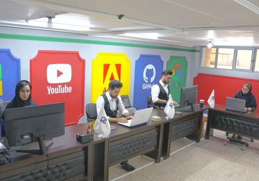 عکس دفتر مرکزی اروند رهگستران پویا