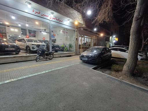 عکس نمایشگاه اتومبیل متین فرد