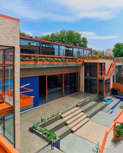 عکس عمارت رو‌برو