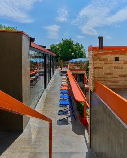 عکس عمارت رو‌برو