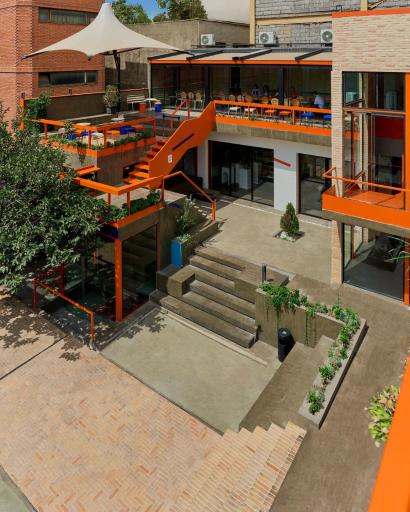 عکس عمارت رو‌برو