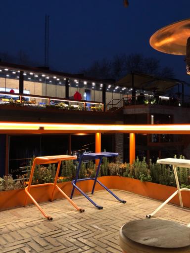 عکس عمارت رو‌برو