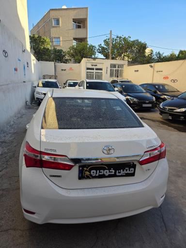 عکس نمایشگاه اتومبیل متین فرد