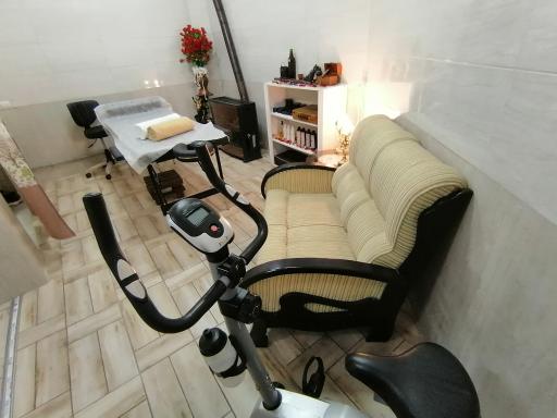 عکس مرکز تخصصی ماساژ دستان حیات بخش