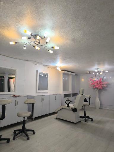 عکس سالن زیبایی گادس