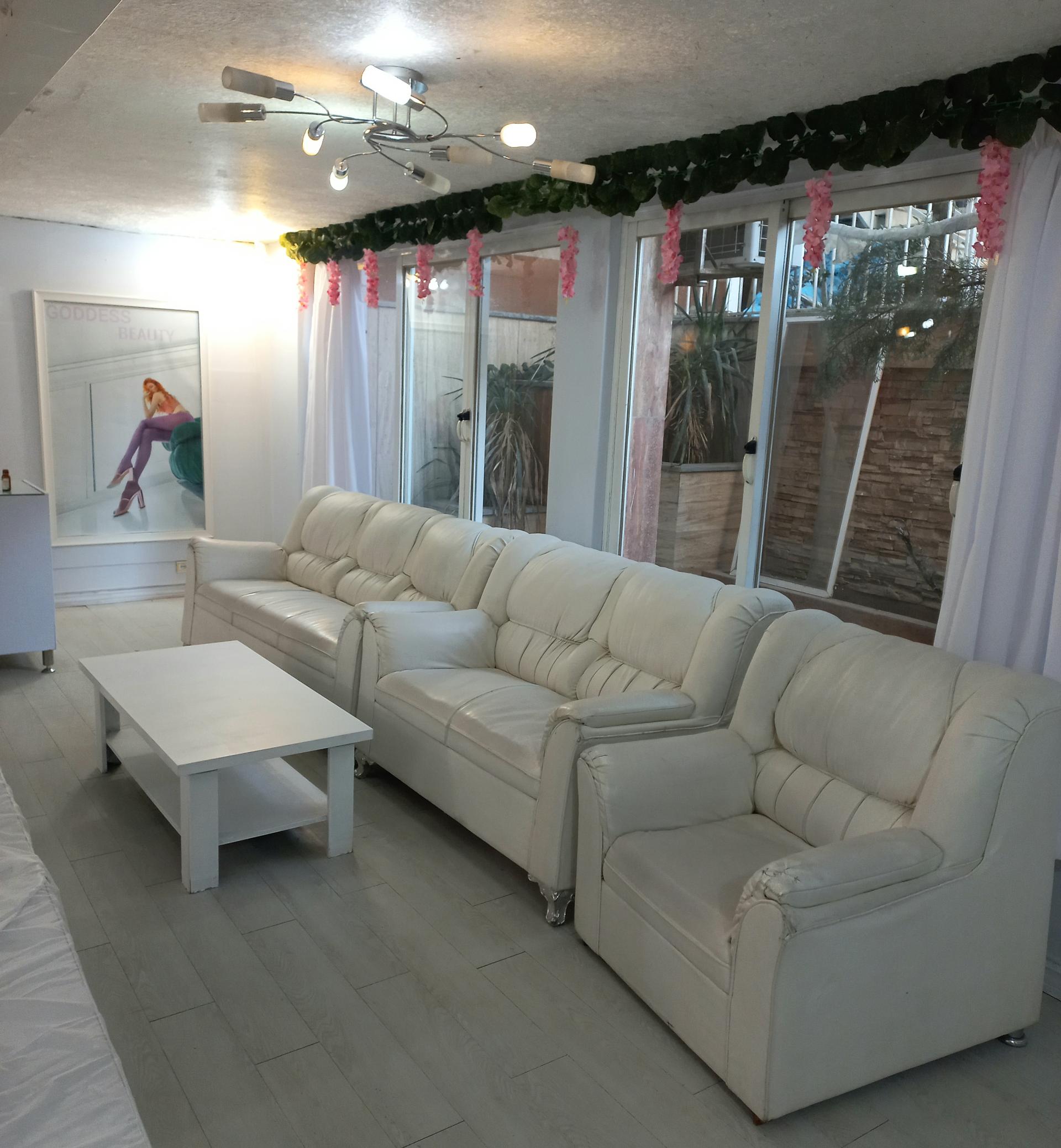 عکس سالن زیبایی گادس