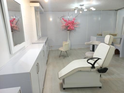 عکس سالن زیبایی گادس