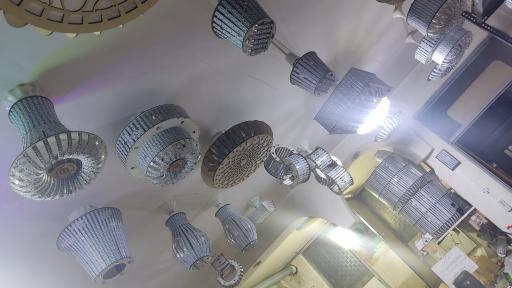 عکس لامپ دست ساز موج نور