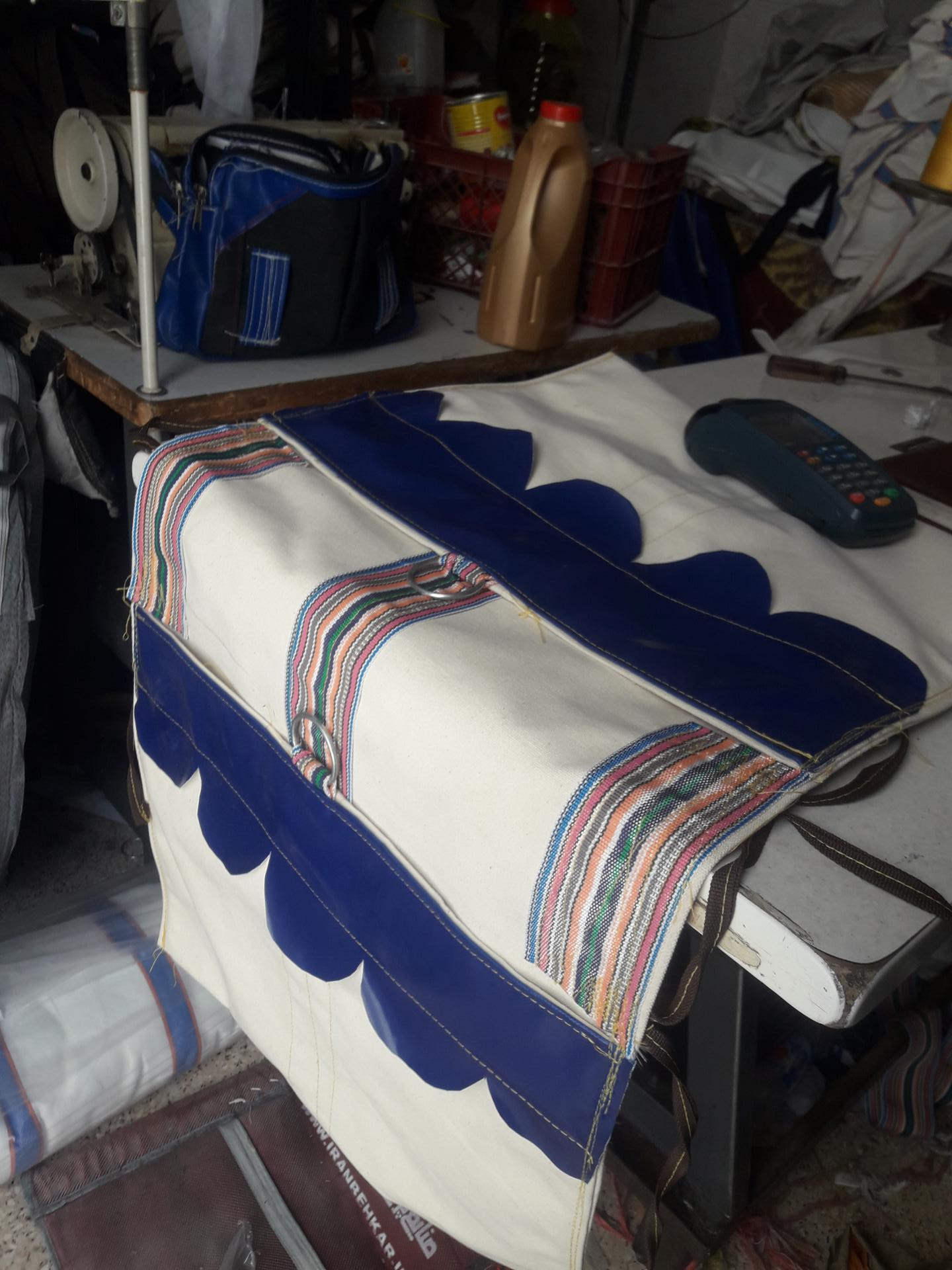 عکس خیمه دوزی و چادر دوزی کارگر