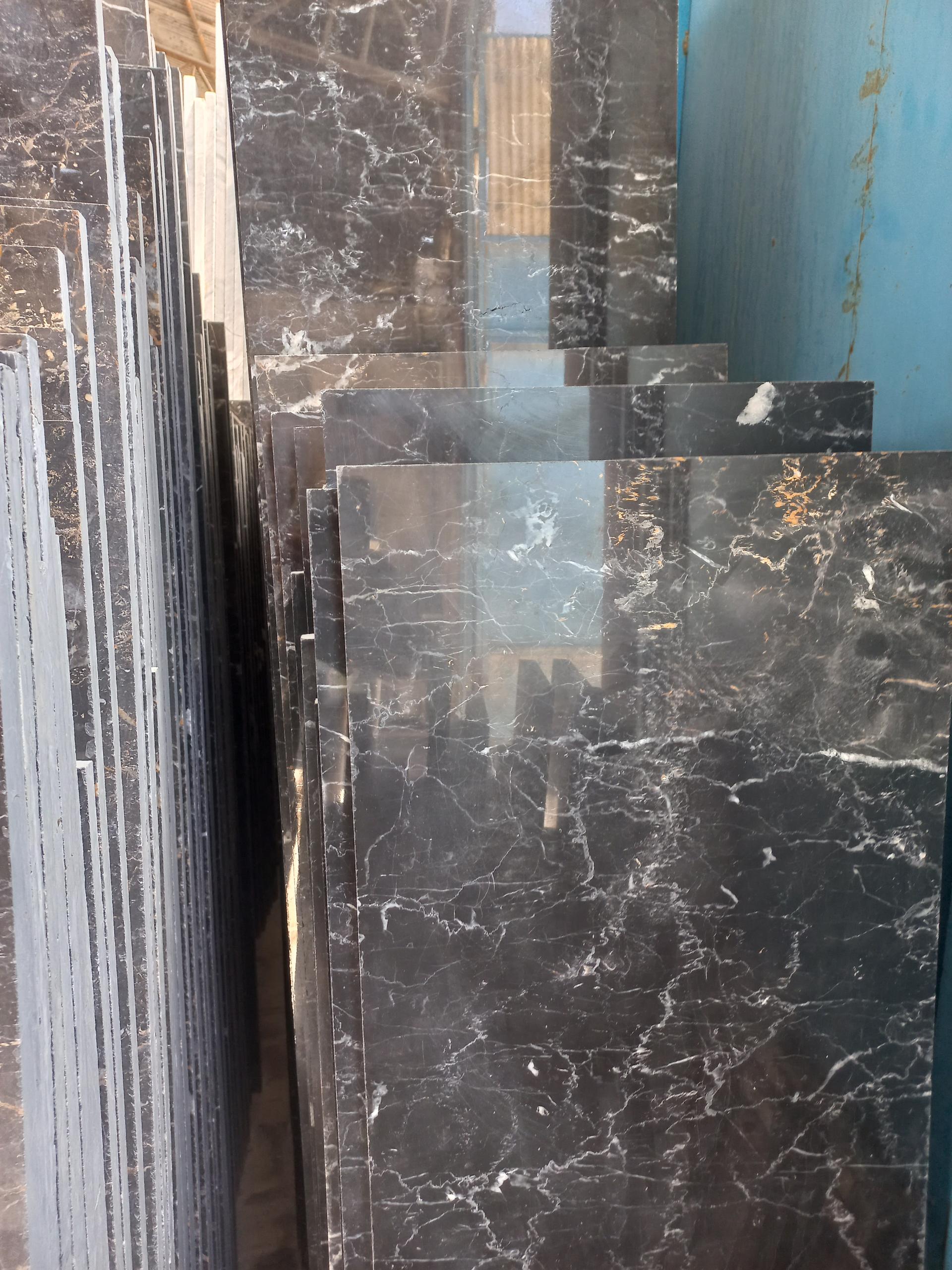 عکس سنگبری قائم