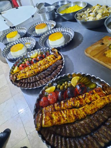 عکس آشپزخانه مرکزی  سناتور  