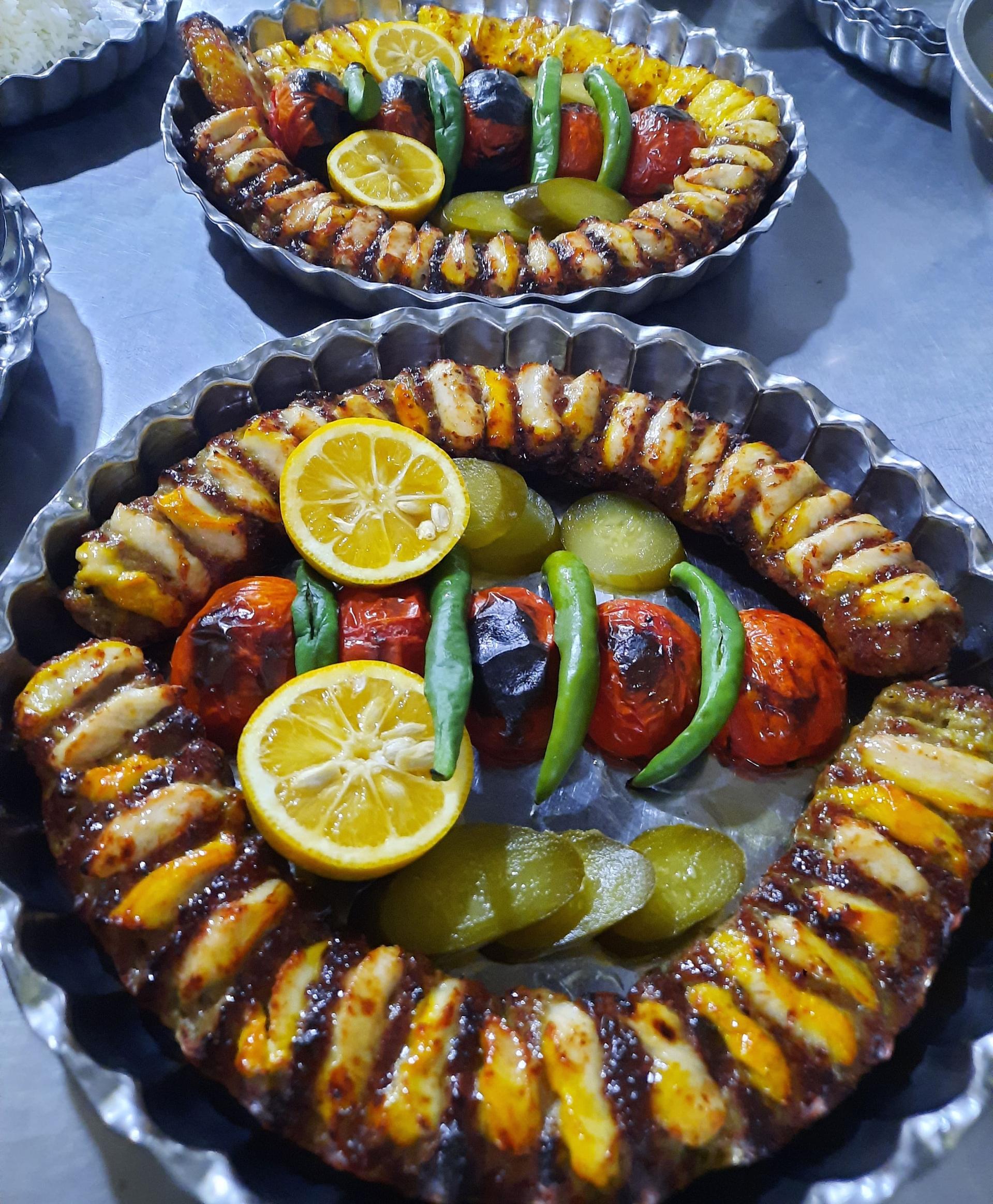 عکس آشپزخانه مرکزی  سناتور  