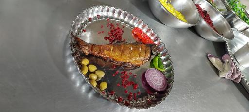عکس آشپزخانه مرکزی  سناتور  