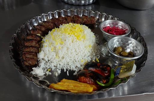 عکس آشپزخانه مرکزی  سناتور  