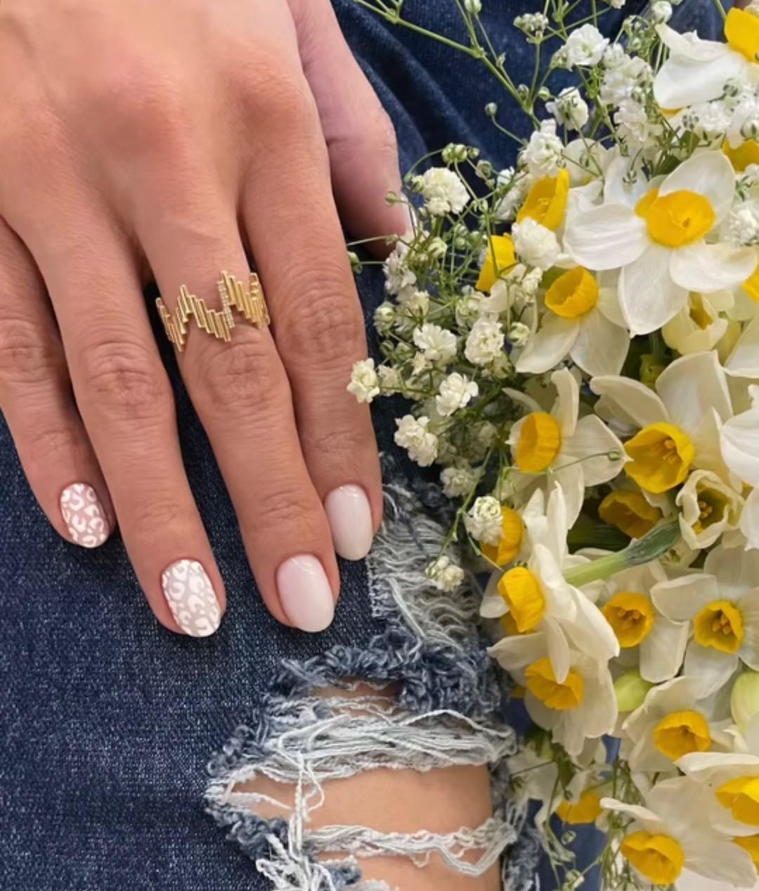 عکس خدمات ناخن دلوان