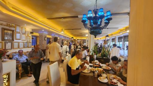 رستوران اقبالی