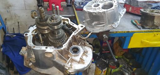 عکس اتو مکانیک و جلوبندی کیوان