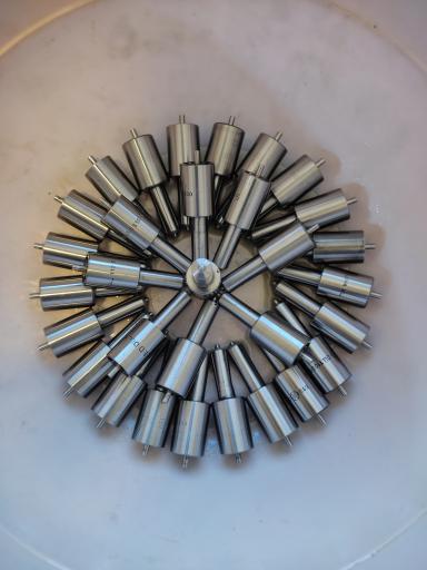 عکس تعمیرات سوزن پمپ و انژکتور دیزل 