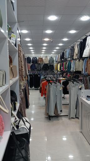 عکس فروشگاه پوشاک خانواده وینا 