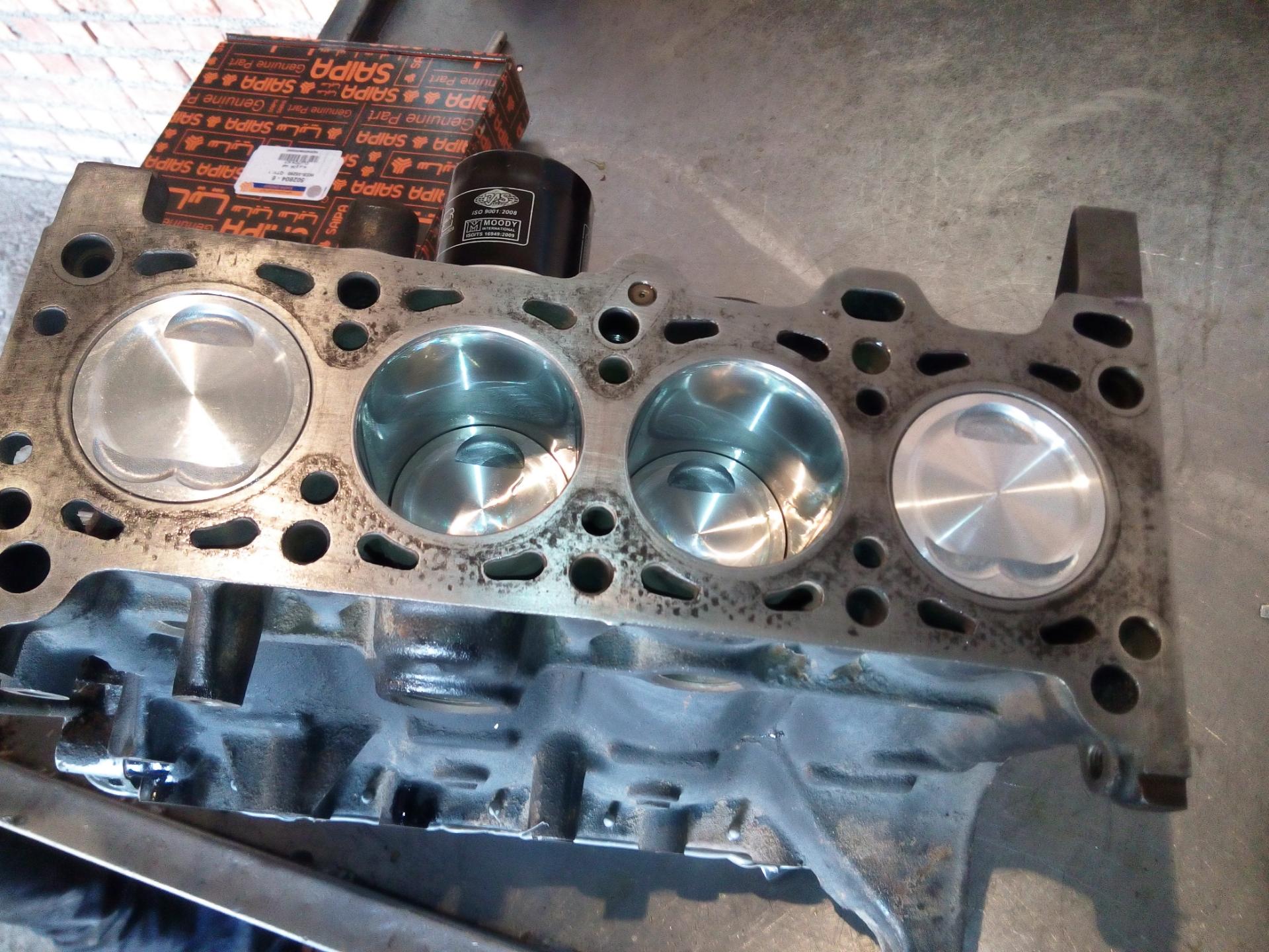 عکس تعمیرگاه مکانیکی لوگان