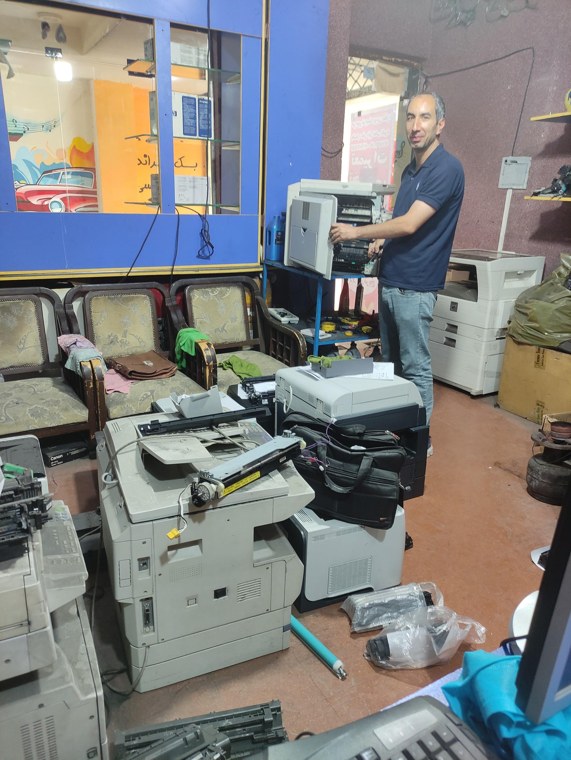 عکس تعمیرات ماشین های اداری مرادی