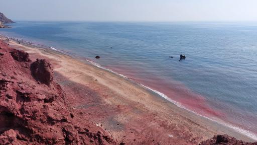 عکس ساحل خاک سرخ