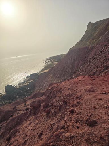 عکس ساحل خاک سرخ