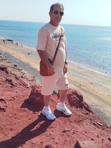 عکس ساحل خاک سرخ