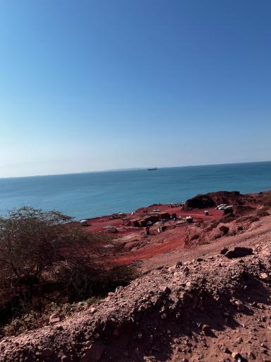 عکس ساحل خاک سرخ