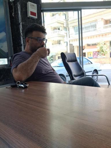 عکس مشاور املاک پلاک