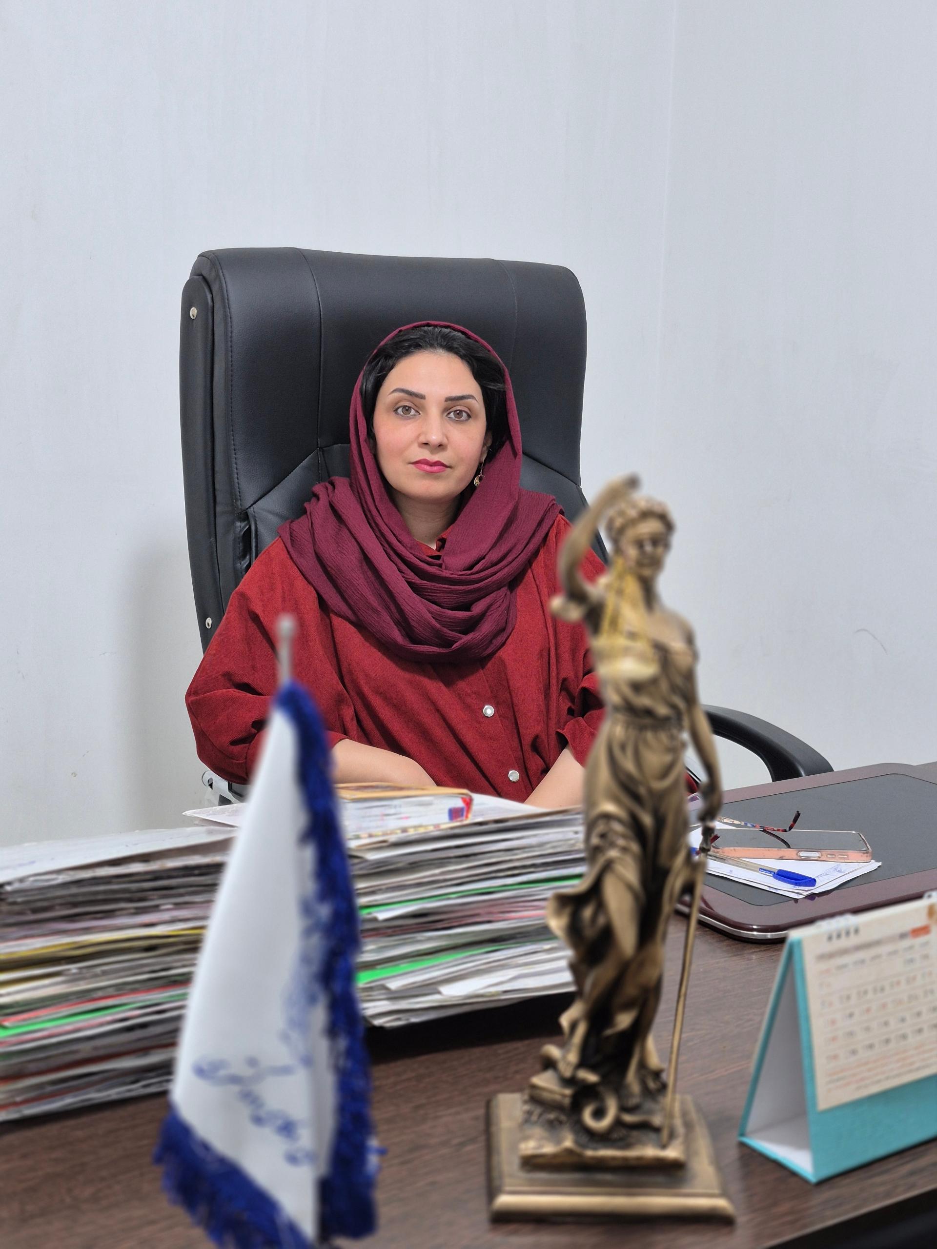عکس دفتر وکالت سمیه شریفی 