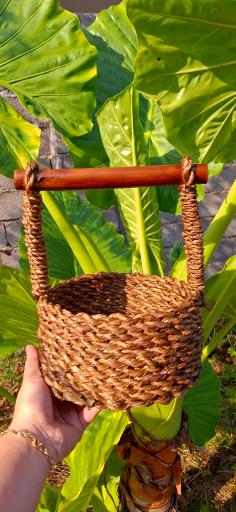 عکس صنایع دستی حصیری دختر شمالی