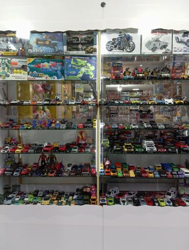 عکس فروشگاه اسباب بازی ستاره دنباله دار