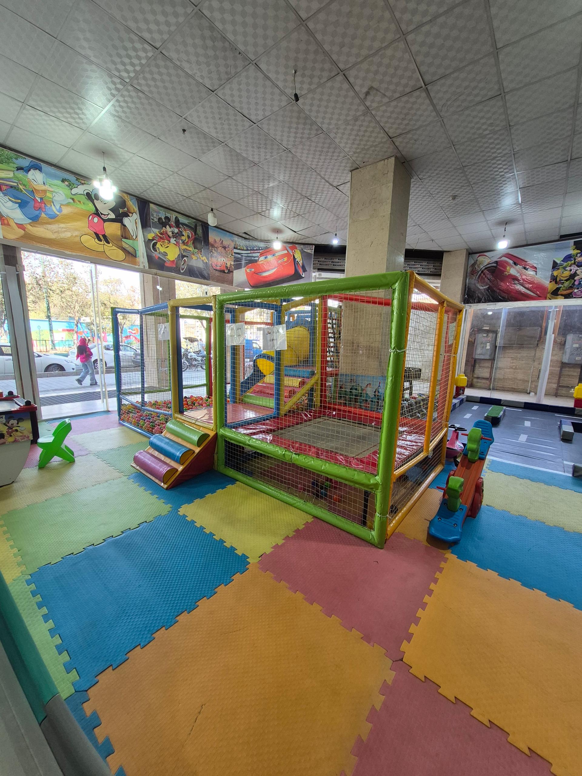 عکس خانه بازی میکی 